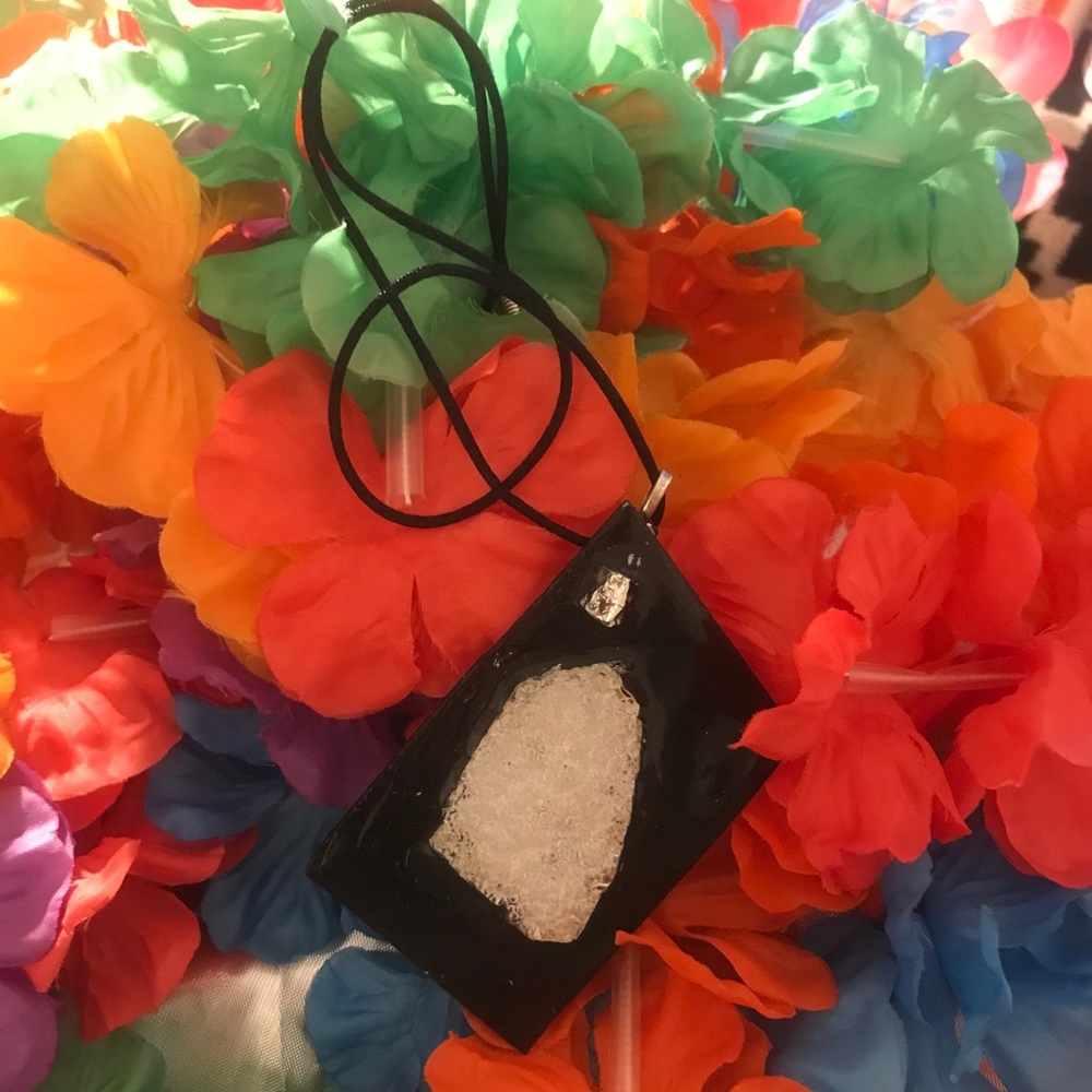 🖤🤍Necklace🤍🖤 - Picture 8 of 10